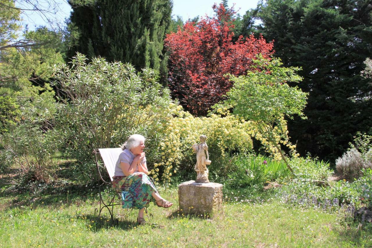 Gite Derrière les Oliviers -Le Mas de la Cigale Bleue Caumont-sur-Durance Esterno foto